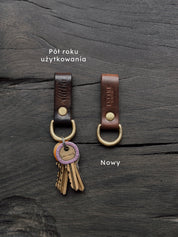 Brelok do kluczy na półkółku z inicjałami