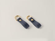 Brelok do kluczy na półkółku z inicjałami