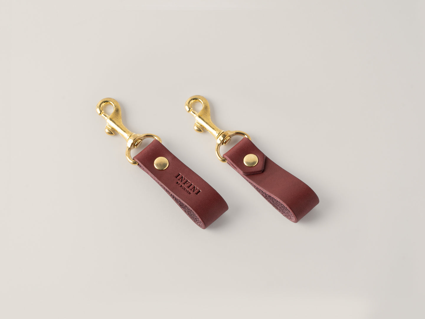 Brelok do kluczy z karabińczykiem z inicjałami