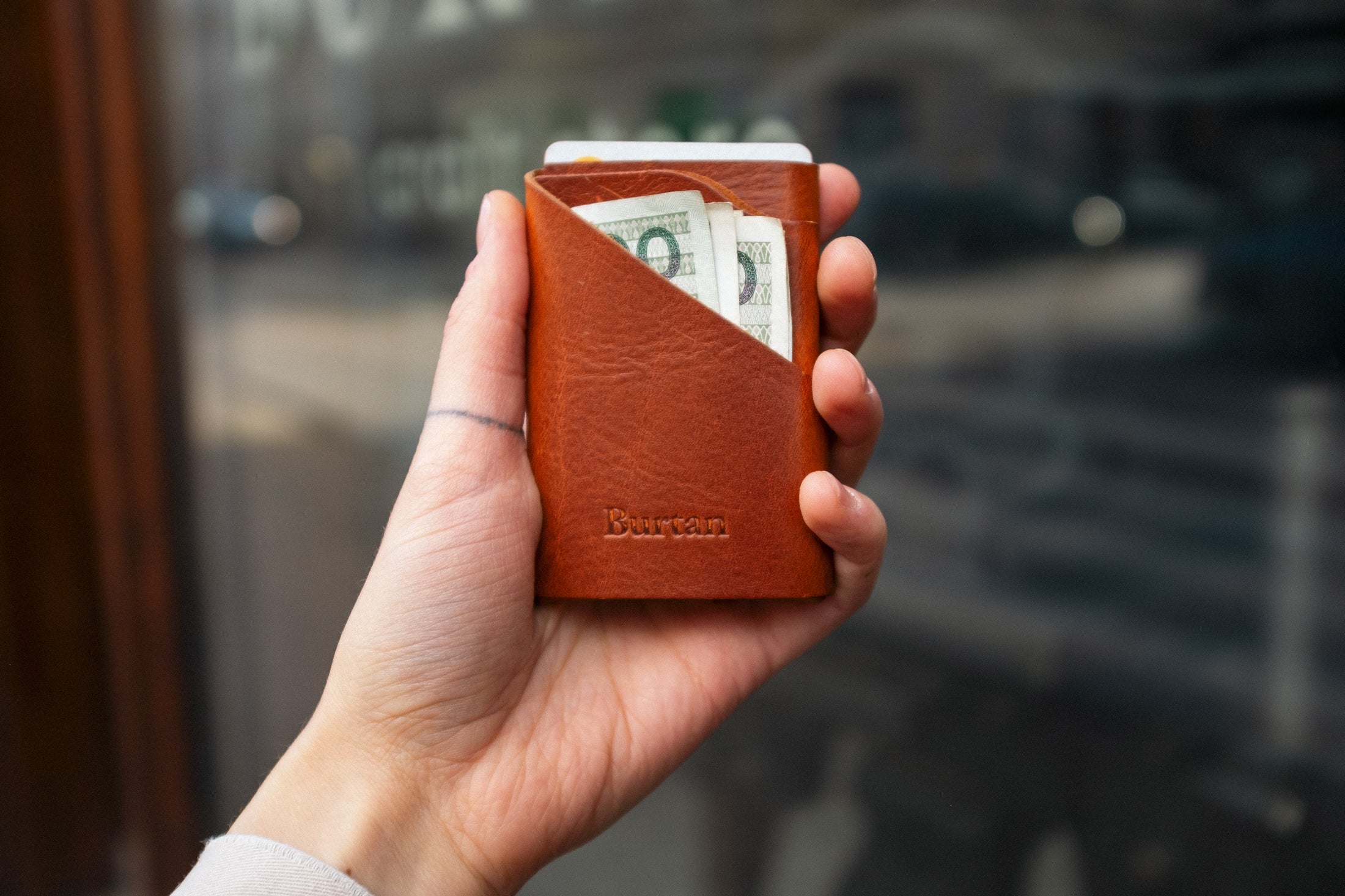 cardholder_syn_j014.jpg