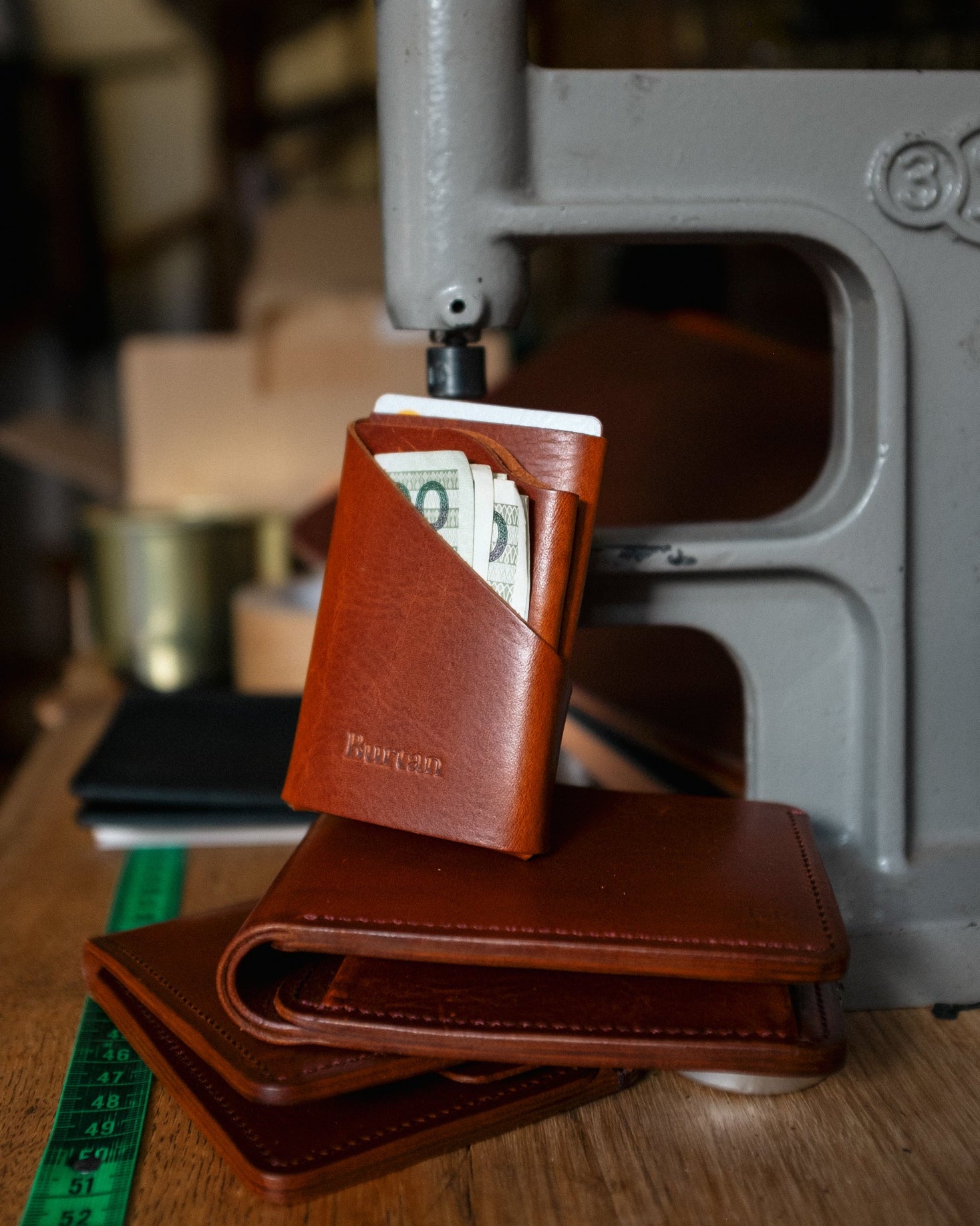 cardholder_syn_j030.jpg